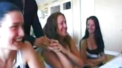 Ładna blond nastolatka uprawiająca seks w publicznym filmiki erotyczne tube pociągu